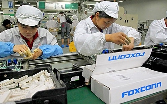 Foxconn stops plans to invest  billion in India
