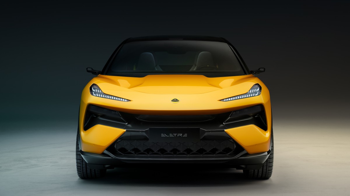 Lotus unveils the Eletre SUV with 600 km of range and a minimum of 600 hp
