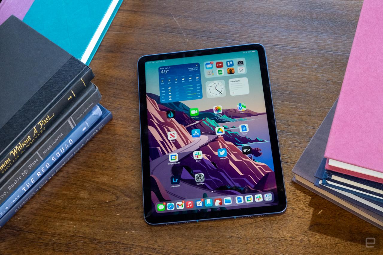 The base iPad will reportedly switch to USB-C this fall